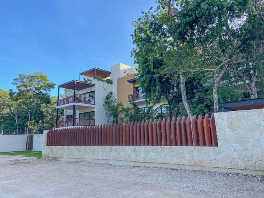 Suit Next To The Common Top Roof Exclusive Building Kingsize Bed 2 Super Pools, Gym, Grill Tulum Bagian luar foto