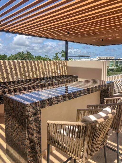 Suit Next To The Common Top Roof Exclusive Building Kingsize Bed 2 Super Pools, Gym, Grill Tulum Bagian luar foto