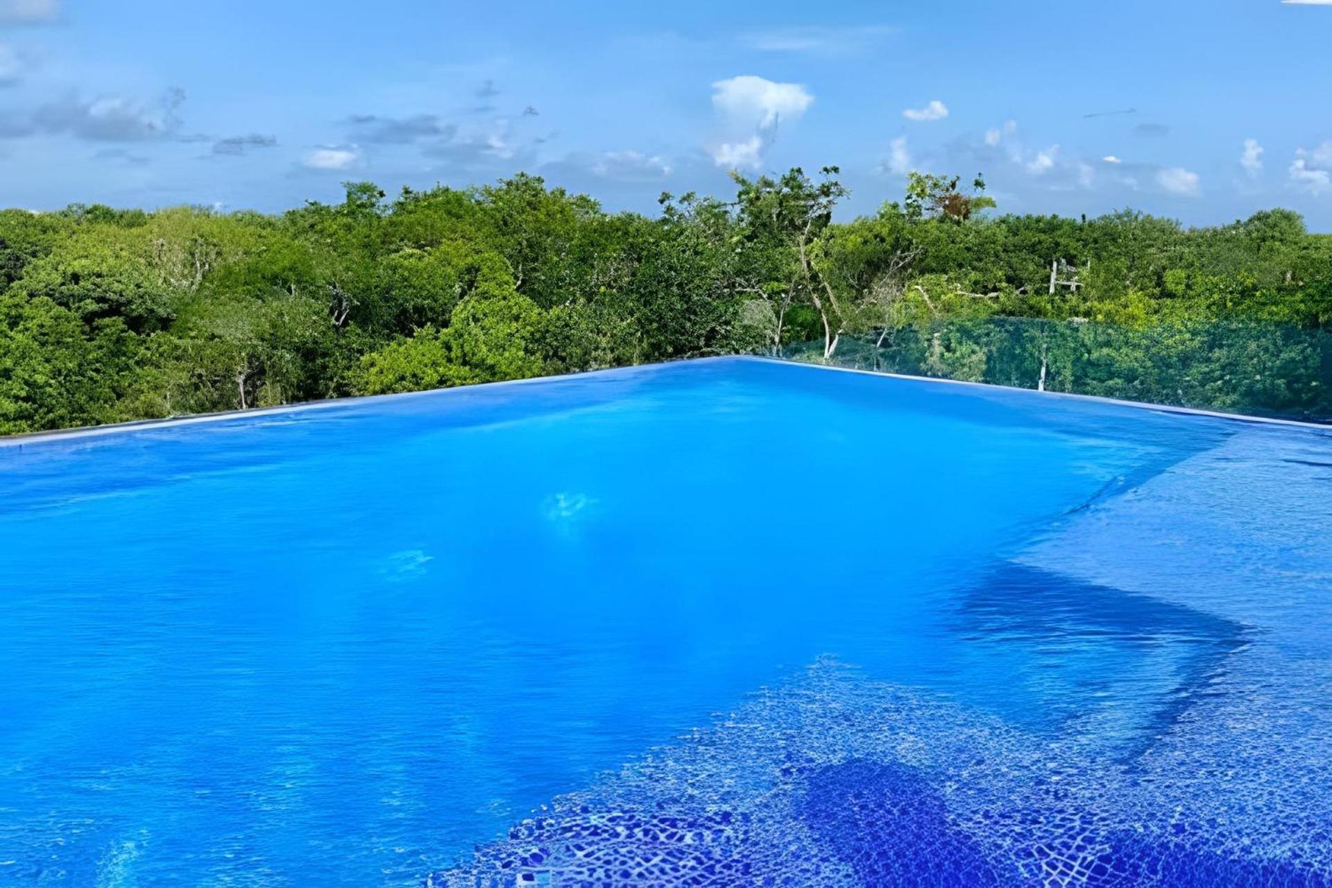Suit Next To The Common Top Roof Exclusive Building Kingsize Bed 2 Super Pools, Gym, Grill Tulum Bagian luar foto